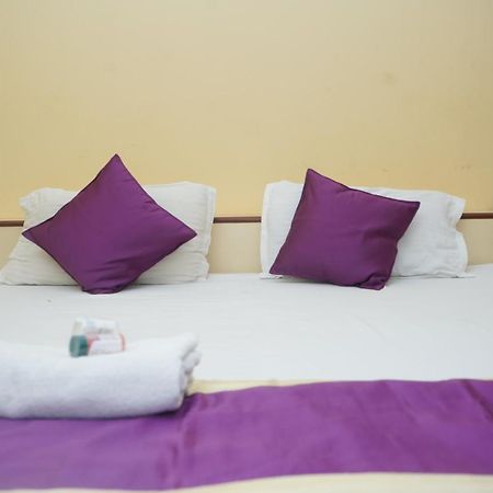 Hotel Nirmal Palace Kanpur Zewnętrze zdjęcie